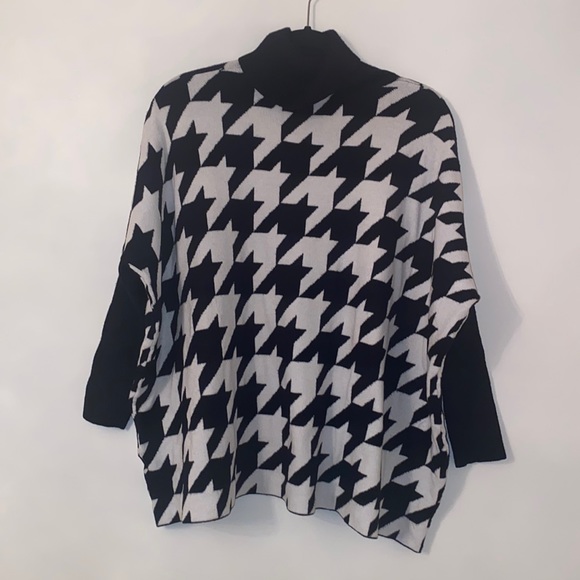 Joseph A Sweaters - Joseph A. Black and White Houndstooth Turtleneck Sweater